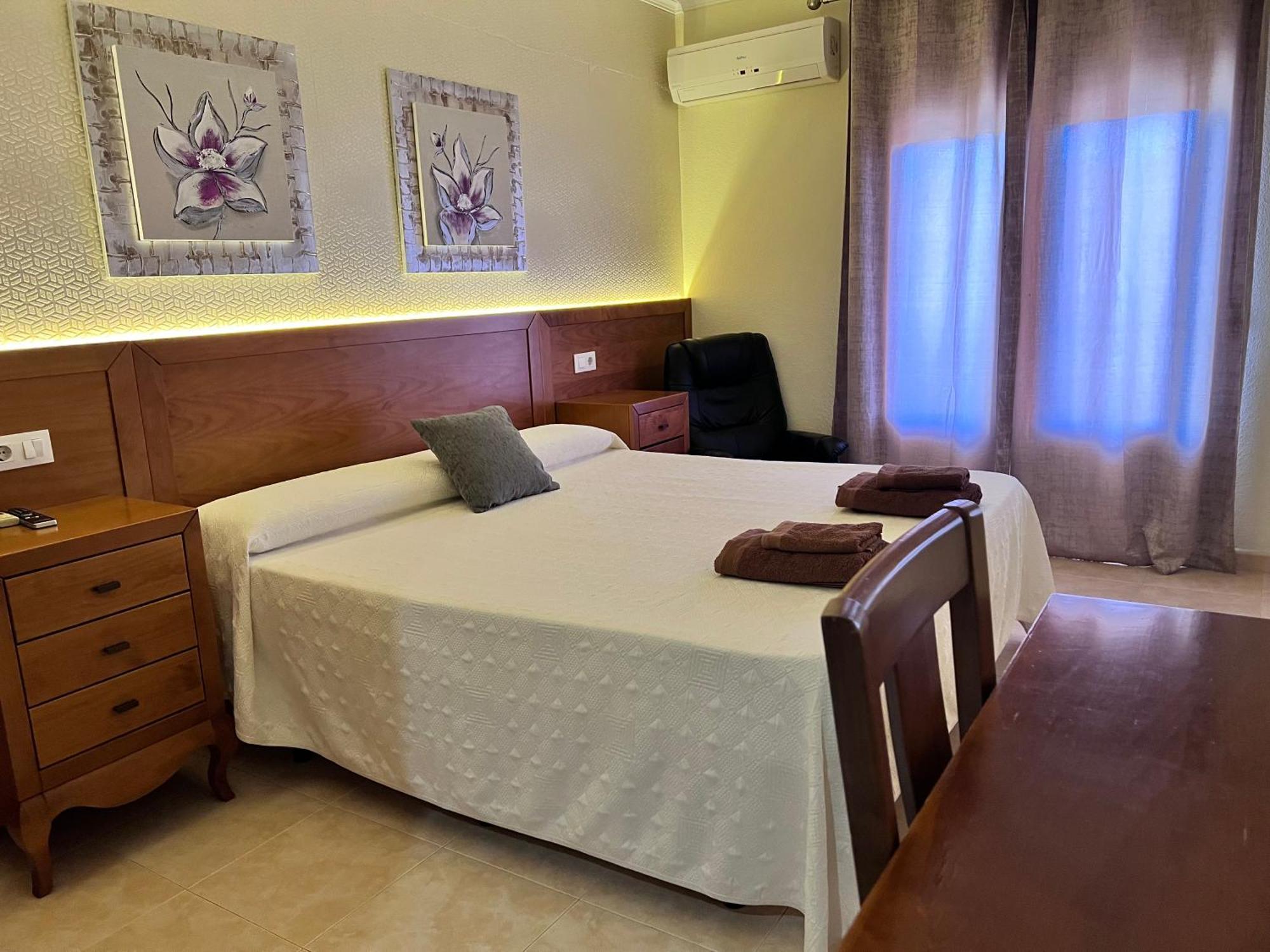 Hotel Don Juan Puente De Genave ภายนอก รูปภาพ