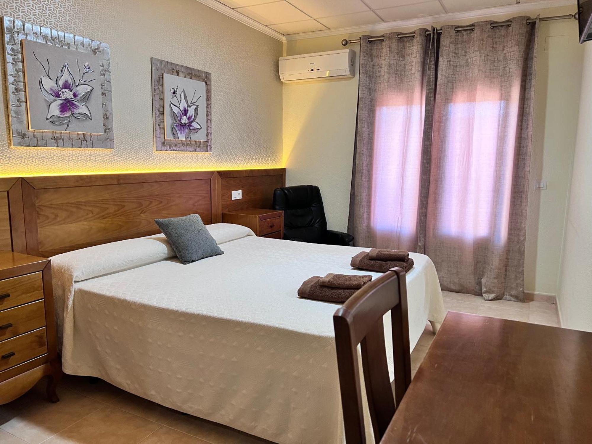 Hotel Don Juan Puente De Genave ภายนอก รูปภาพ