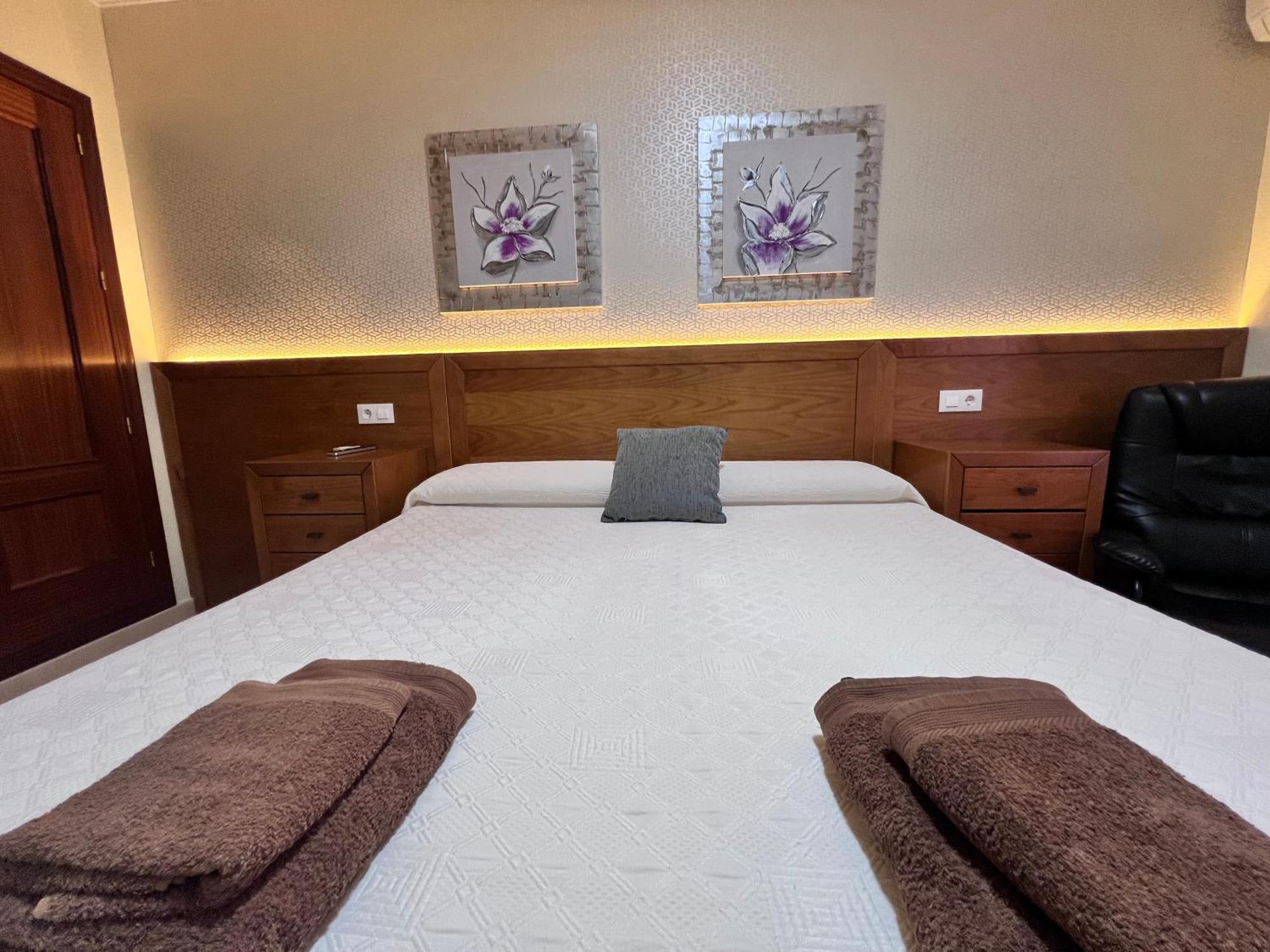 Hotel Don Juan Puente De Genave ภายนอก รูปภาพ