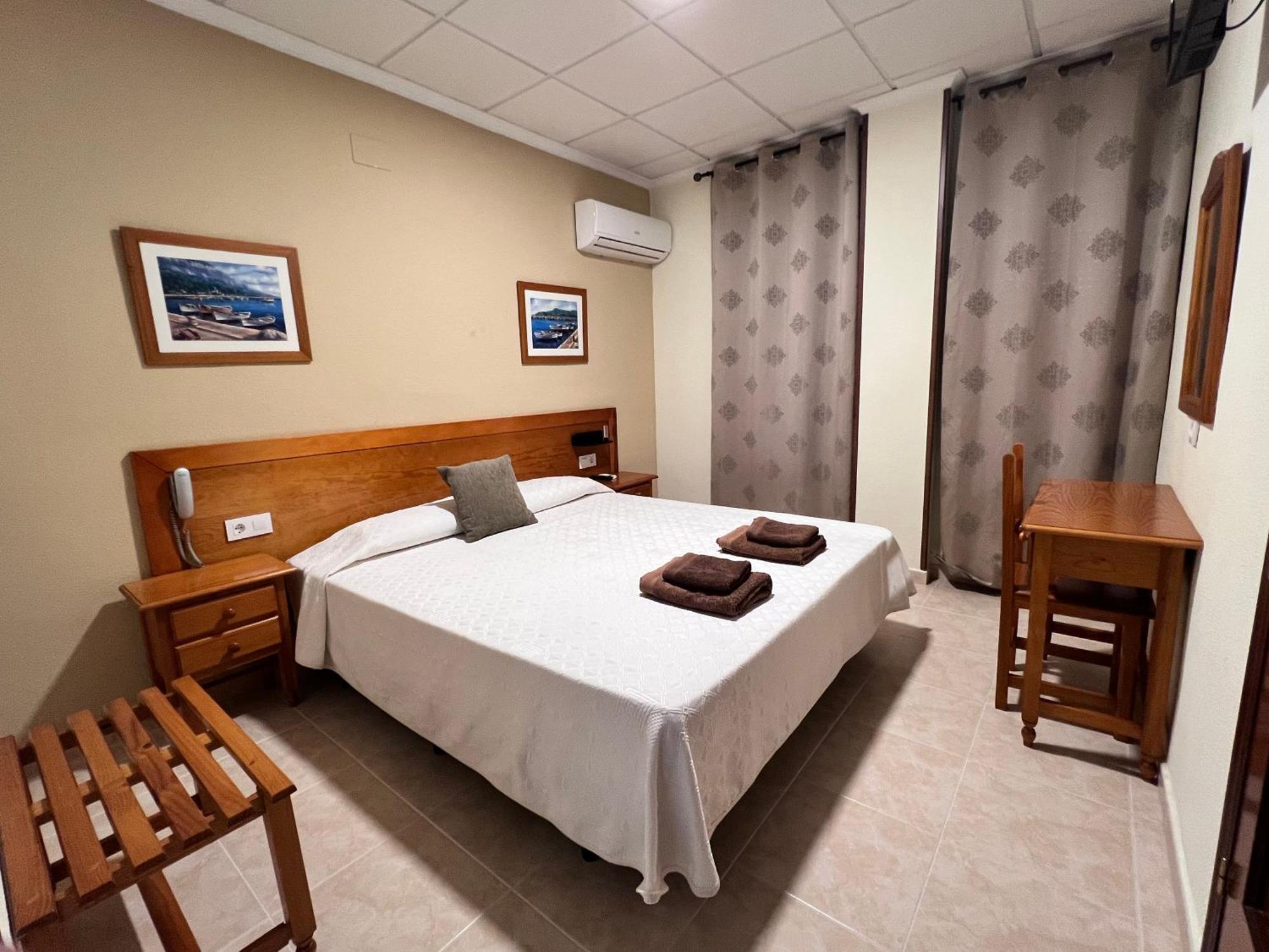 Hotel Don Juan Puente De Genave ภายนอก รูปภาพ
