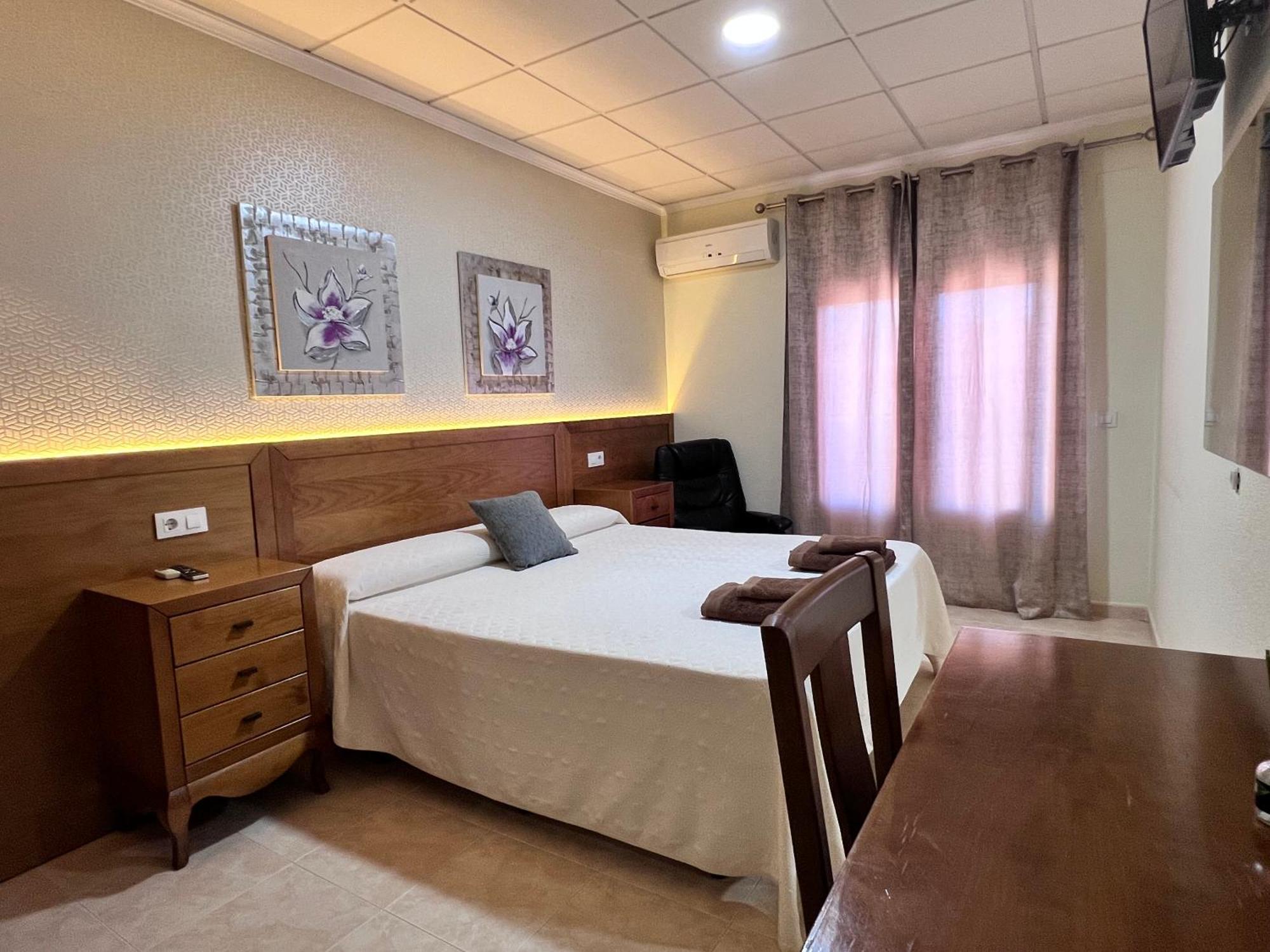 Hotel Don Juan Puente De Genave ภายนอก รูปภาพ
