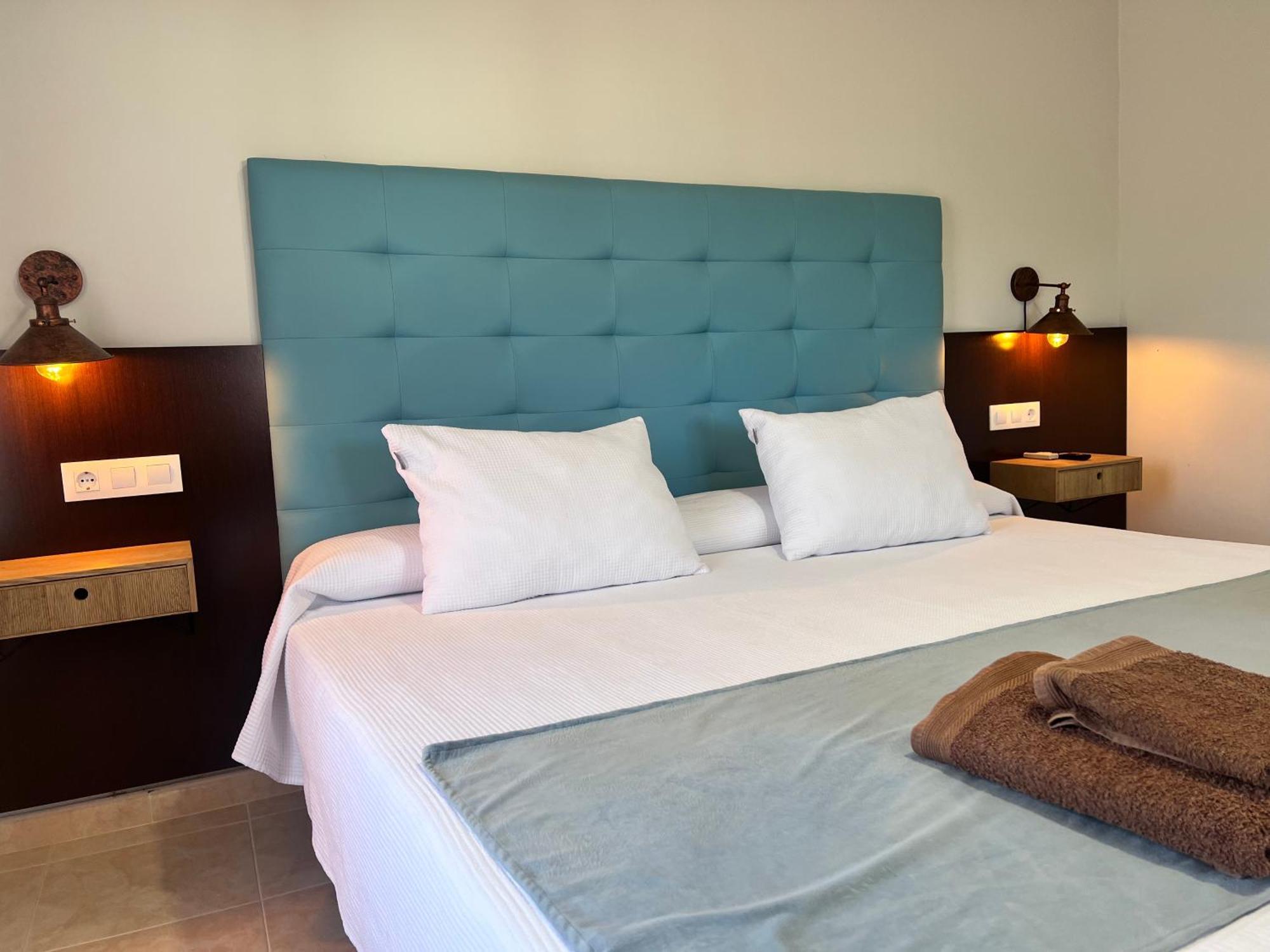 Hotel Don Juan Puente De Genave ภายนอก รูปภาพ