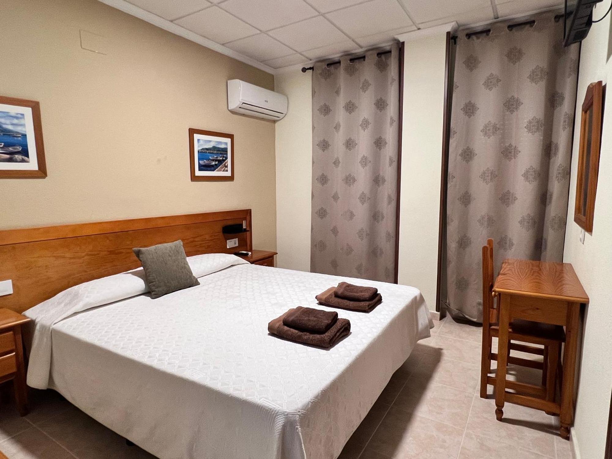 Hotel Don Juan Puente De Genave ภายนอก รูปภาพ