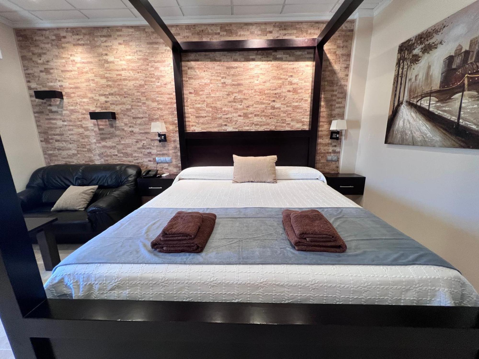 Hotel Don Juan Puente De Genave ภายนอก รูปภาพ