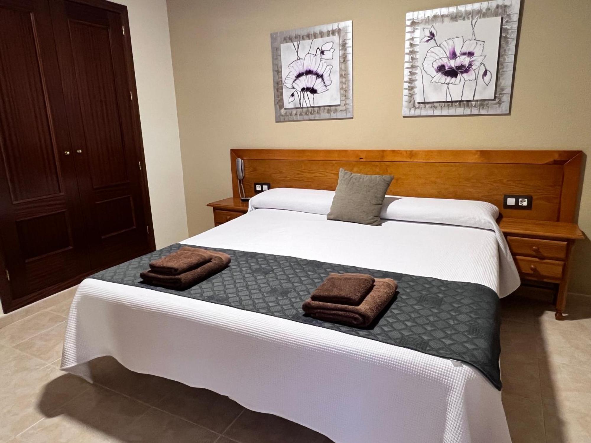 Hotel Don Juan Puente De Genave ภายนอก รูปภาพ